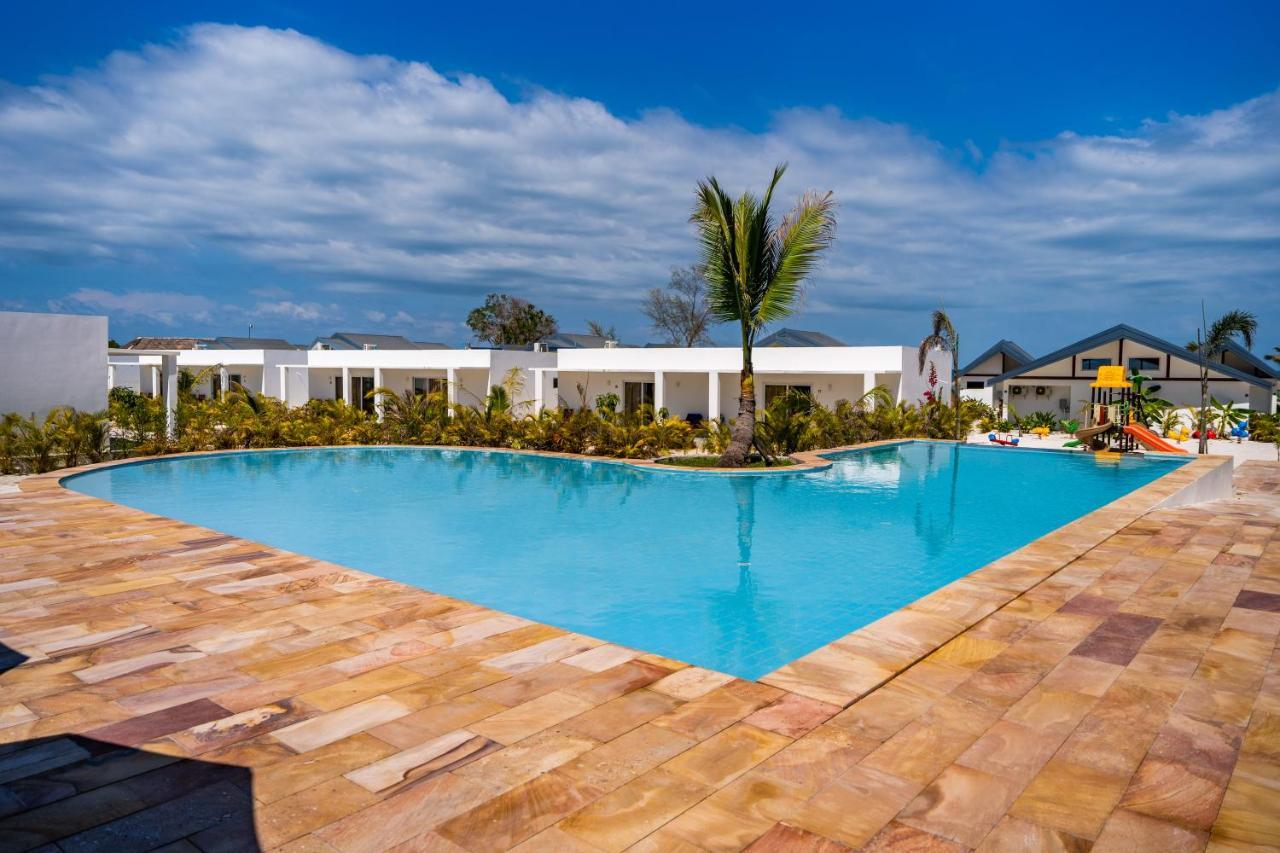 You&Me Resort Pagoda Beach Екстериор снимка