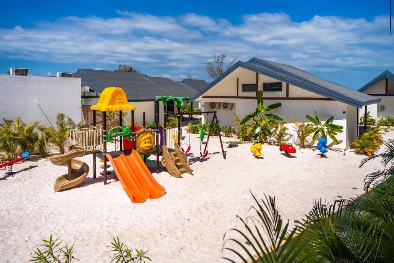 You&Me Resort Pagoda Beach Екстериор снимка