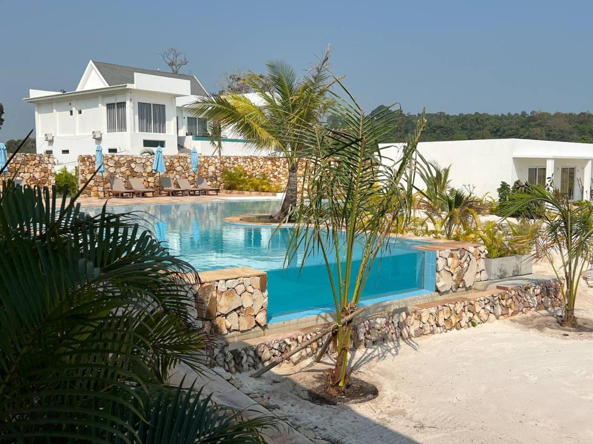You&Me Resort Pagoda Beach Екстериор снимка