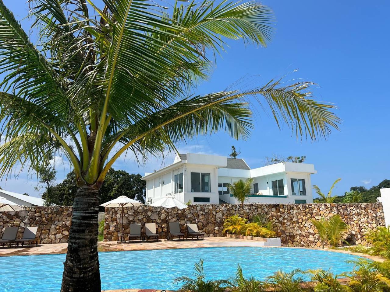 You&Me Resort Pagoda Beach Екстериор снимка